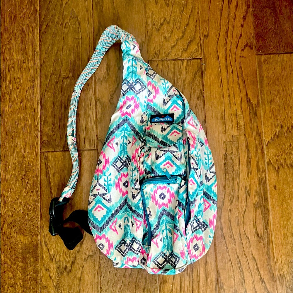 Kavu sling bag in Aztec print